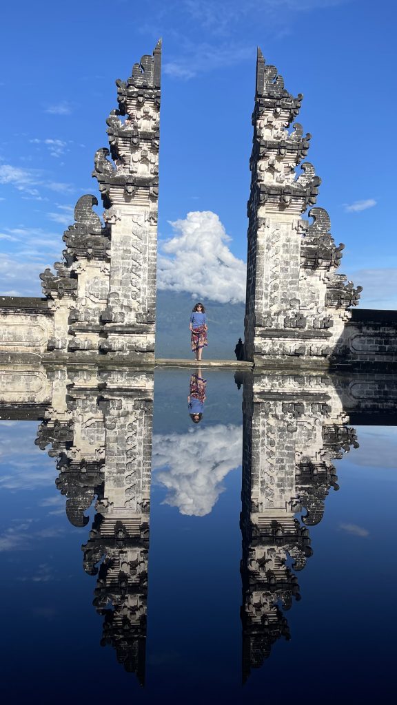 Cristina Maruri en Templo del Cielo (Bali).