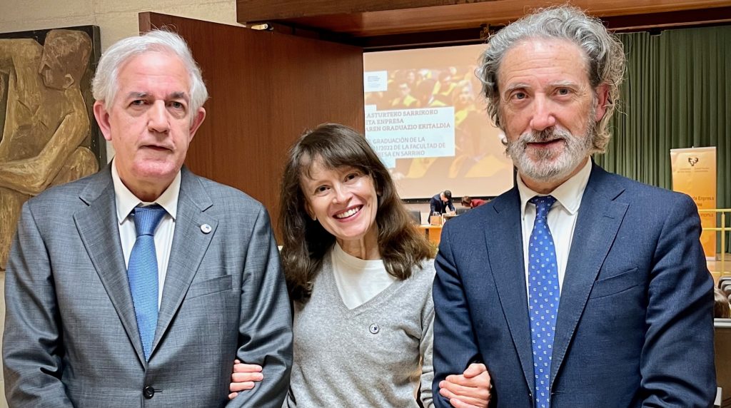 Cristina Maruri en la Ceremonia de Graduación 2021/2022 de la facultad Cristina Maruri en la Ceremonia de Graduación 2021/2022 de la facultad