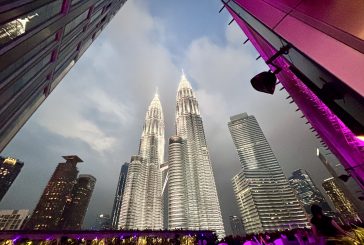 Las Torres Petronas: faros de oriente es el título del fotorreportaje de Cristina Maruri en La Vanguardia